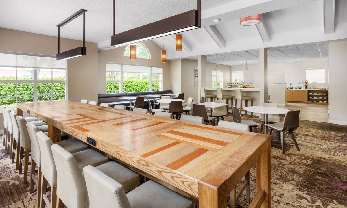 Villages of Palm Beach Lakes Hotel | Residence Inn by Marriott West Palm Beach