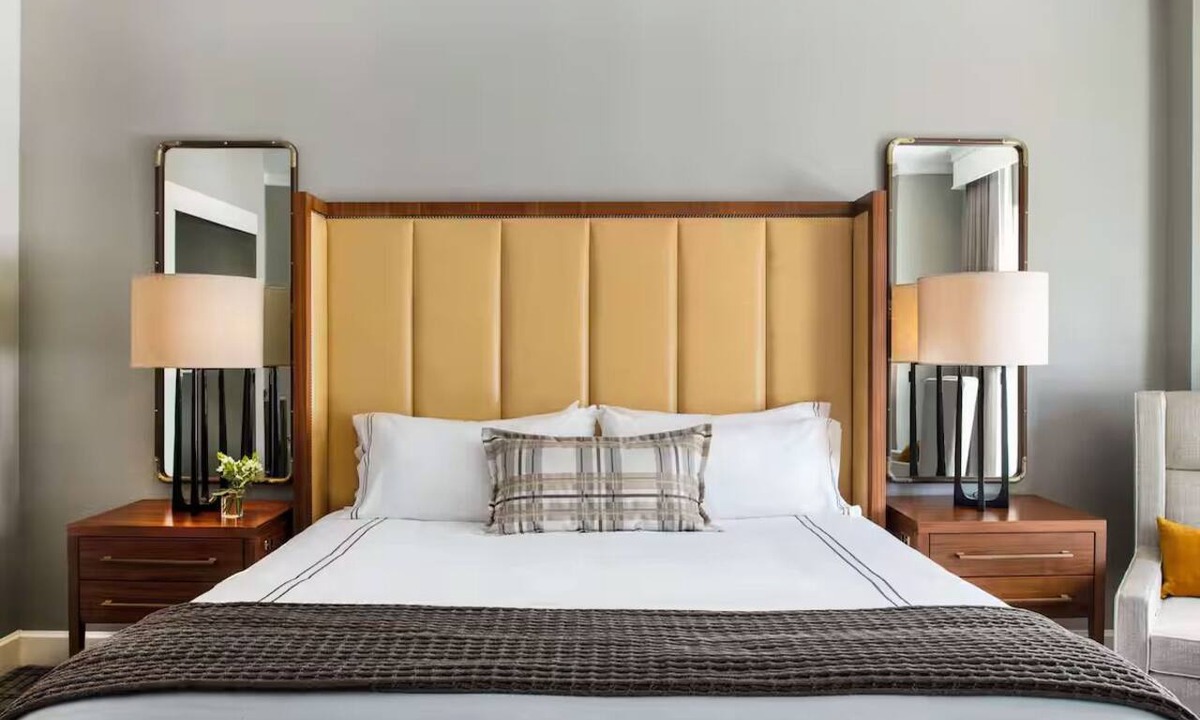 Braselton Hotel | Restful King Suite Surrounded by Vineyards in Braselton Countryside