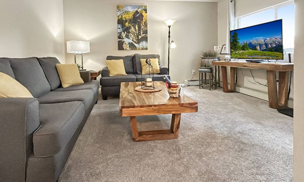 Rockrimmon Condo | "Retreat in the Springs!" 2 BR Condo - Sleeps 4!