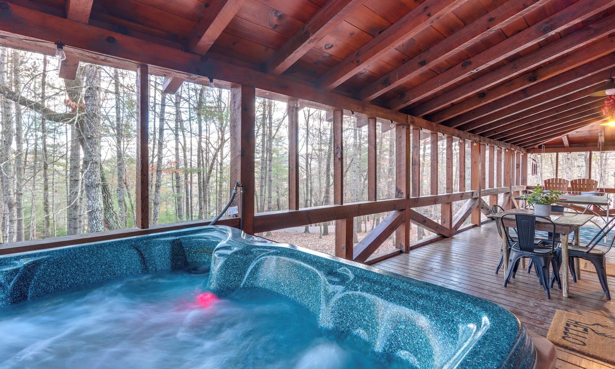 Dial Cottage | Ridgetop Cabin in Blue Ridge! Wraparound Porch!