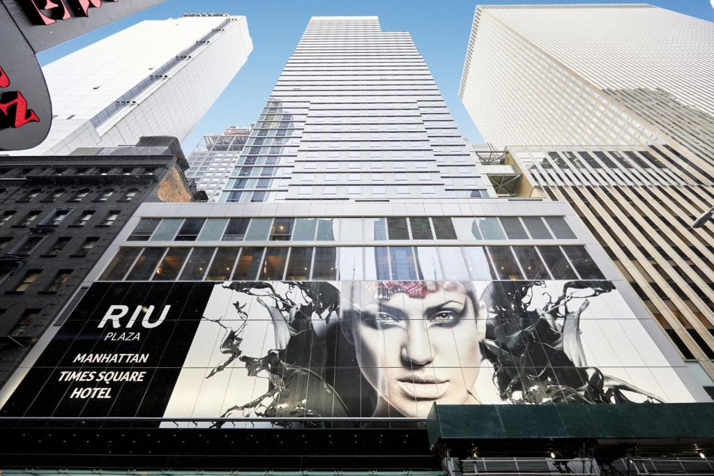 Central New York City Hotel | Riu Plaza Manhattan Times Square