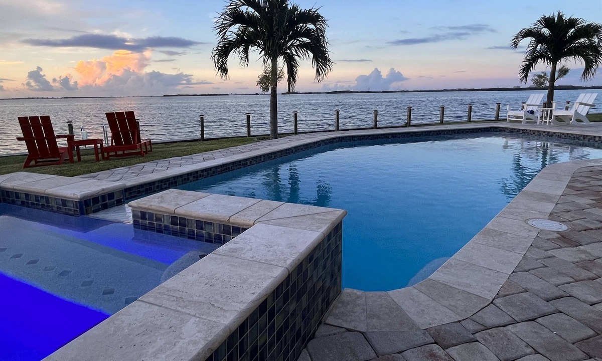 Cocoa Isles Country Club House | Riverfront-Heated Pool/Spa-Game Room-Bikes