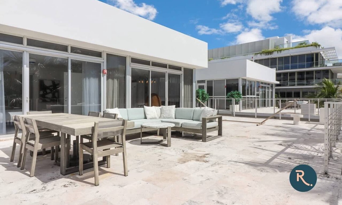 South Pointe Apartment | Roami at 250 Collins | Pool | Next to Beach