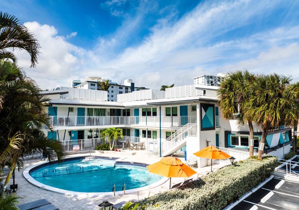 East Fort Lauderdale Hotel | Rolo Beach Hotel