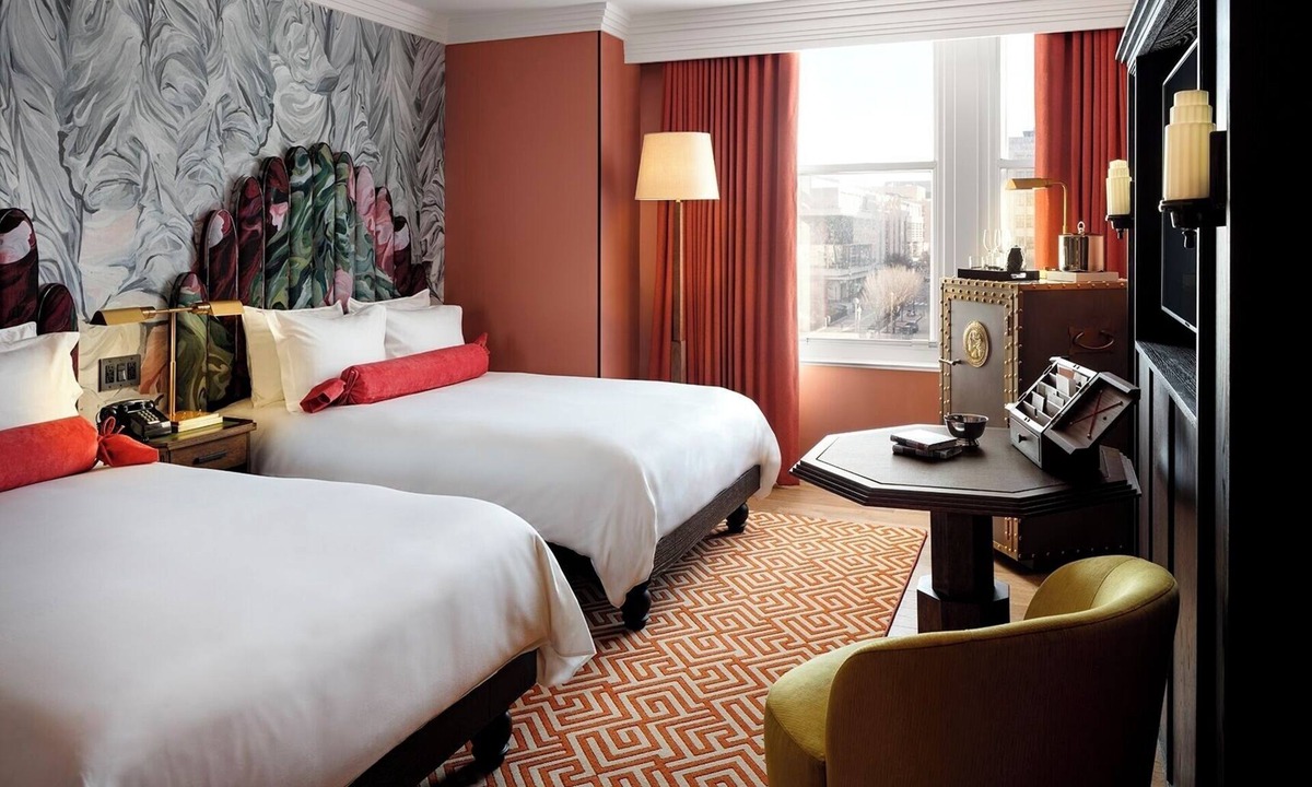 Chinatown Hotel | Romantic DC Escape| Gym Access | Pet Friendly | Near White House & Mall