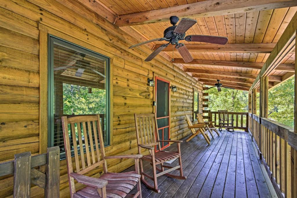 Andrews House | Rustic Andrews Cabin Rental w/Deck + Fire Pit!