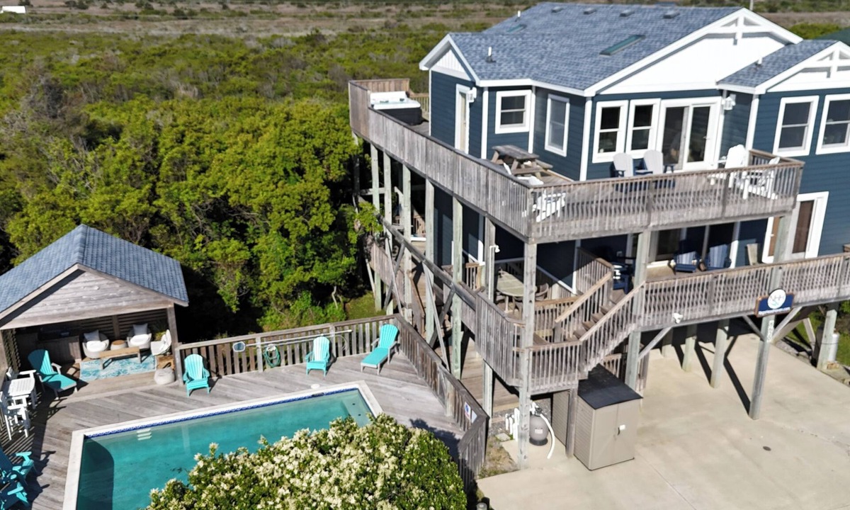South Nags Head House | S. Nags Head Semi-Oceanfront: Large Pool, Cabana, Hot Tub, NEW Kitchen & Baths!