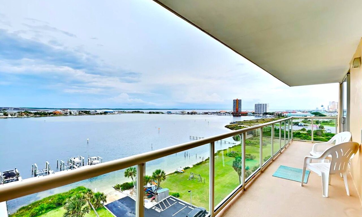 Villa Sabine Condo | Sabine Yacht & Racquet 8D | 2BD/2BA | Bayfront/Across from Beach/Pool/Boat Slips