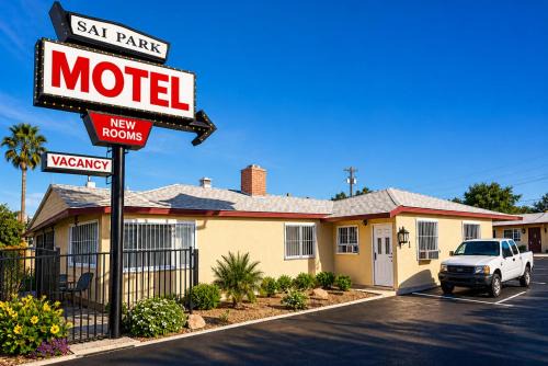 Lancaster Hotel | Sai Park Motel