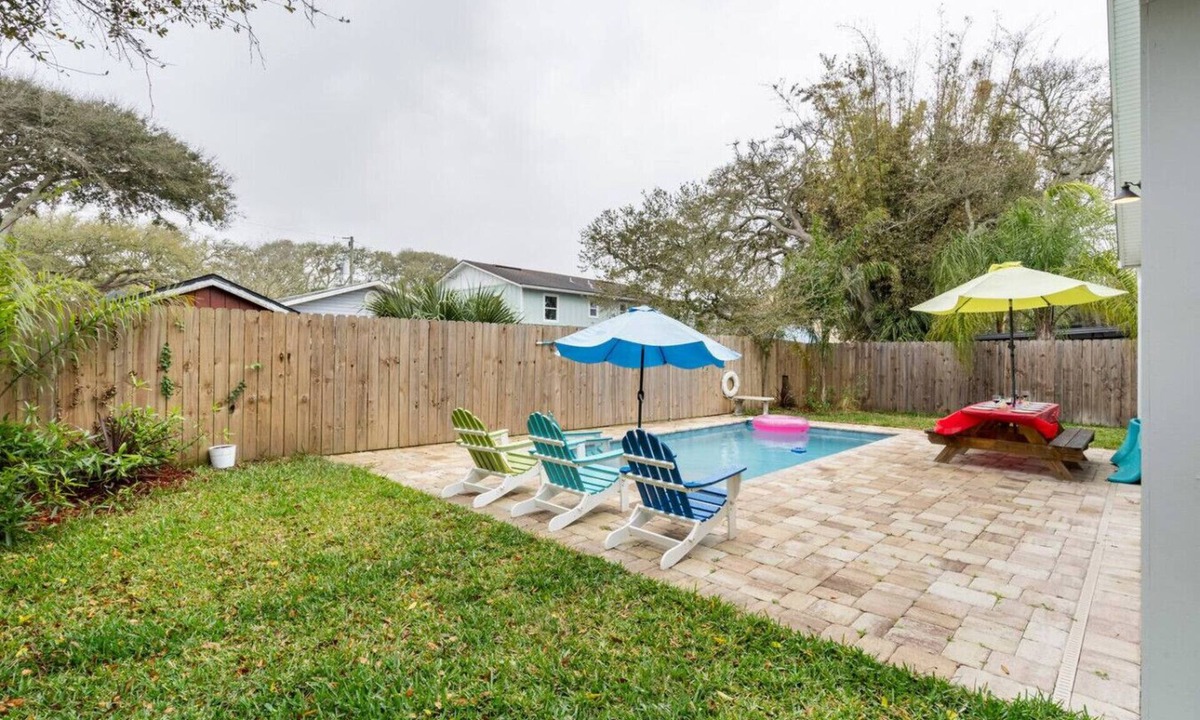 St. Augustine Beach Cottage | Sand Pail Beach Cottage 3/2.5 +loft & heated pool