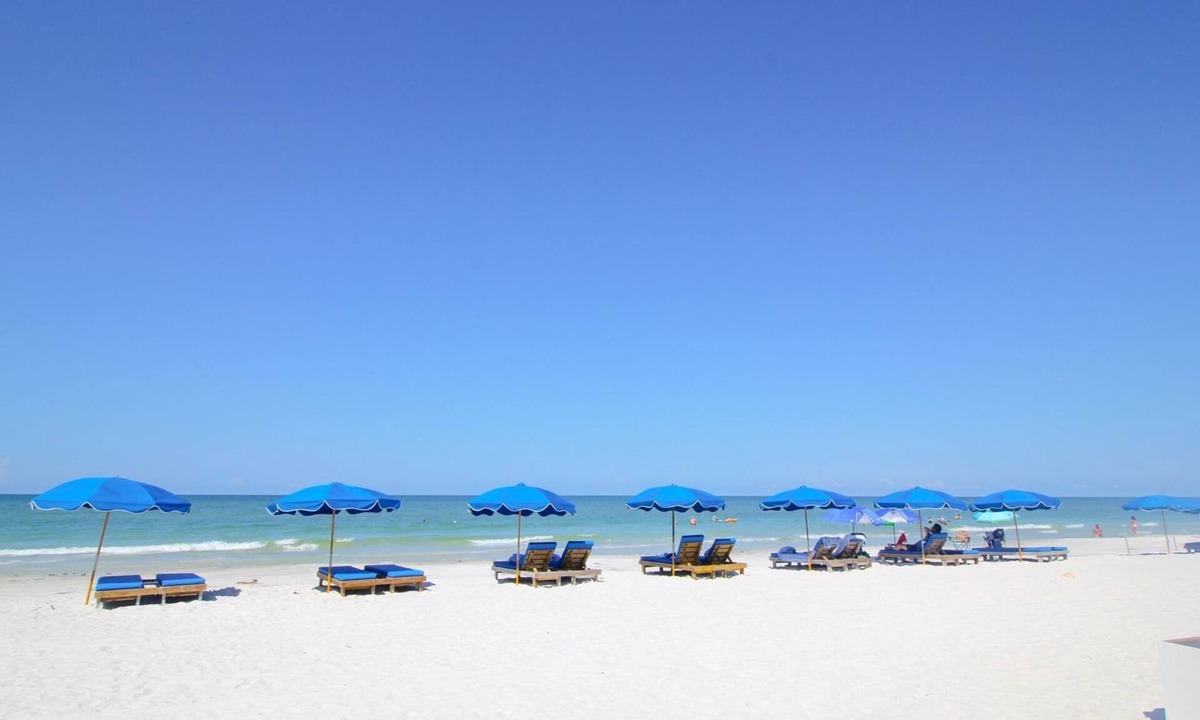 North Redington Beach Hotel | Sandalwood Beach Resort