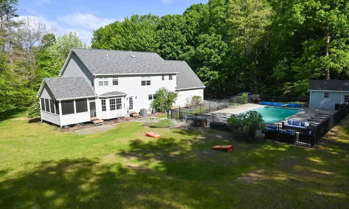 Saratoga Springs House | Saratoga oasis on 5.5 acres w/inground pooln