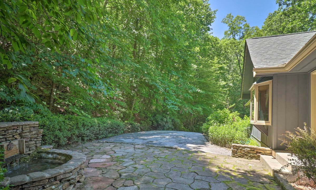 Sky Valley House | Scenic Sky Valley Home w/ Seasonal Mountain Views!
