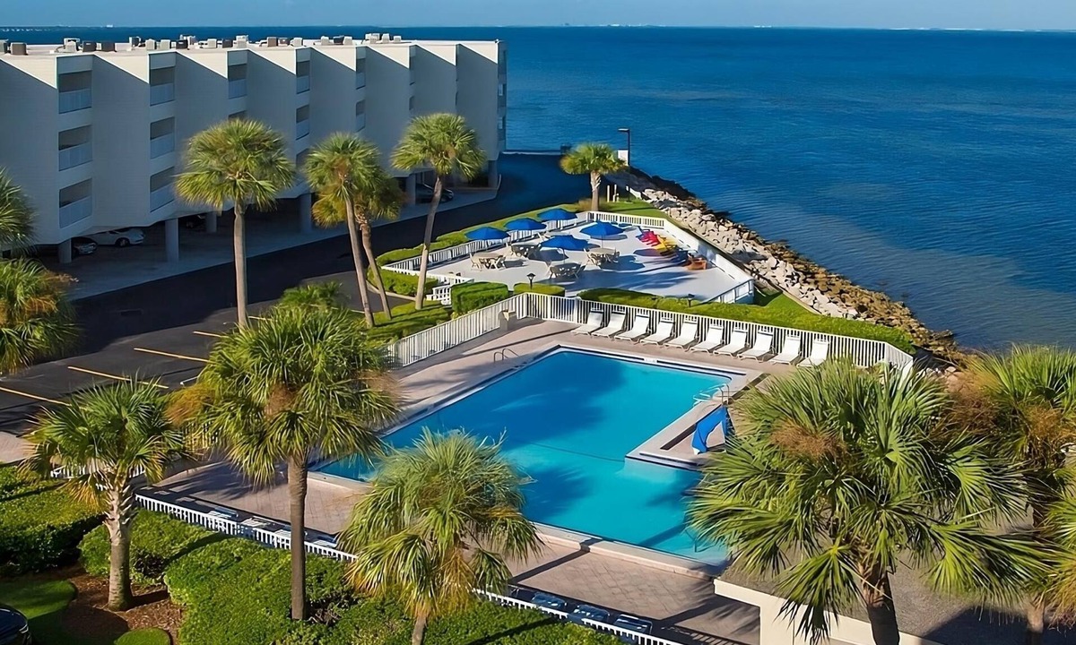 Rocky Point Apartment | Scenic Tampa Escape! Balcony w/Bay View, Outdoor Pool & Free Parking!