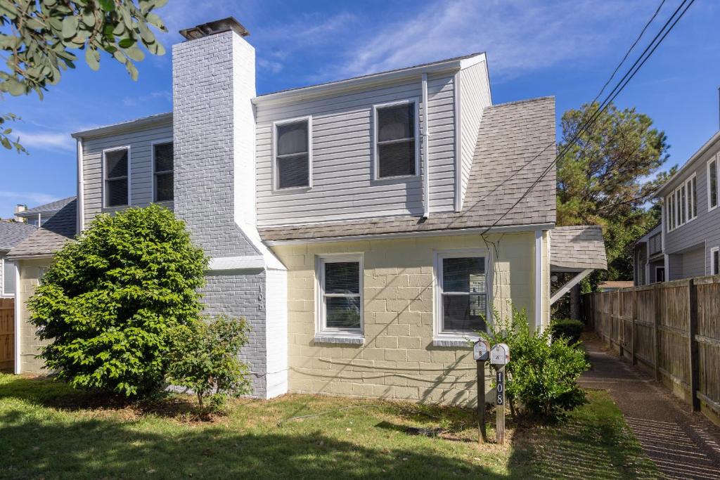 Northeast Virginia Beach House | Sea Home Short Walk to Beach