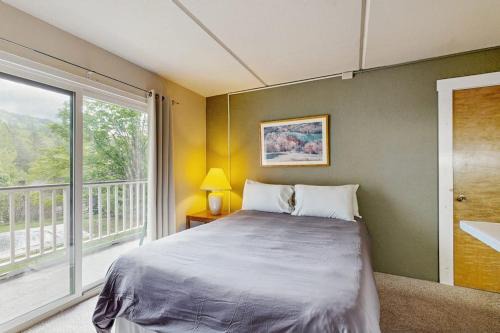 Warren Apartment | Seasons 303
