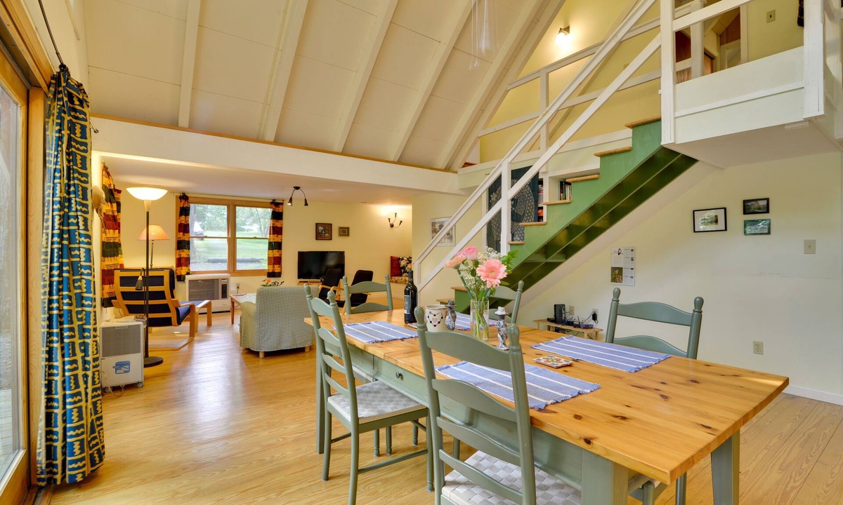 Reeders House | Secluded Stroudsburg Home - 5 Mi to Ski Resort