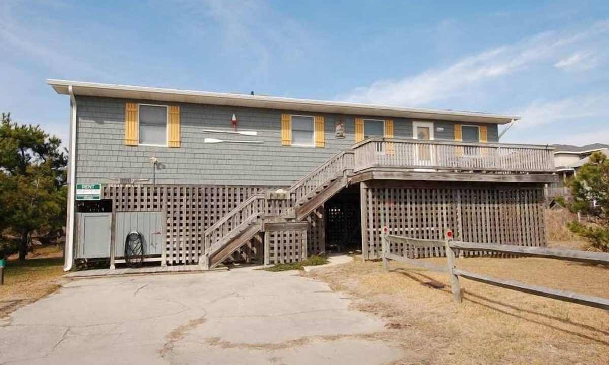 South Nags Head House | Semi-oceanfront and affordable in quiet South Nags Head!