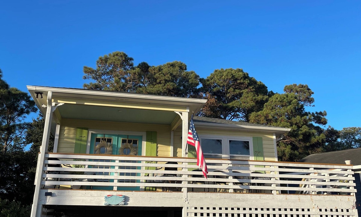 Colington Harbour House | "Semi-soundfront beach cottage with beautiful water views and pool access!