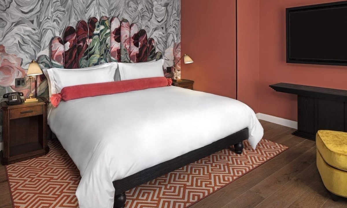 Chinatown Hotel | Serene DC Suites | 3 Units | Classic King | Gym Access | Near Metro