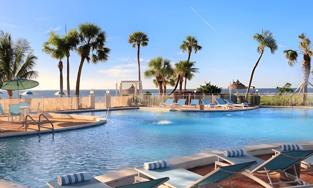 Pinellas Point Hotel | Serene Getaway w/Balcony - Access to Adventure & City Excitement, Beach Escape