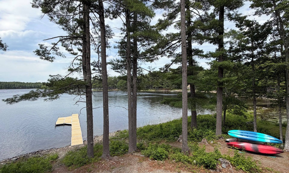 Bradley House | Serene Lakefront Retreat - 3 bedroom, pet-friendly, private, boat access
