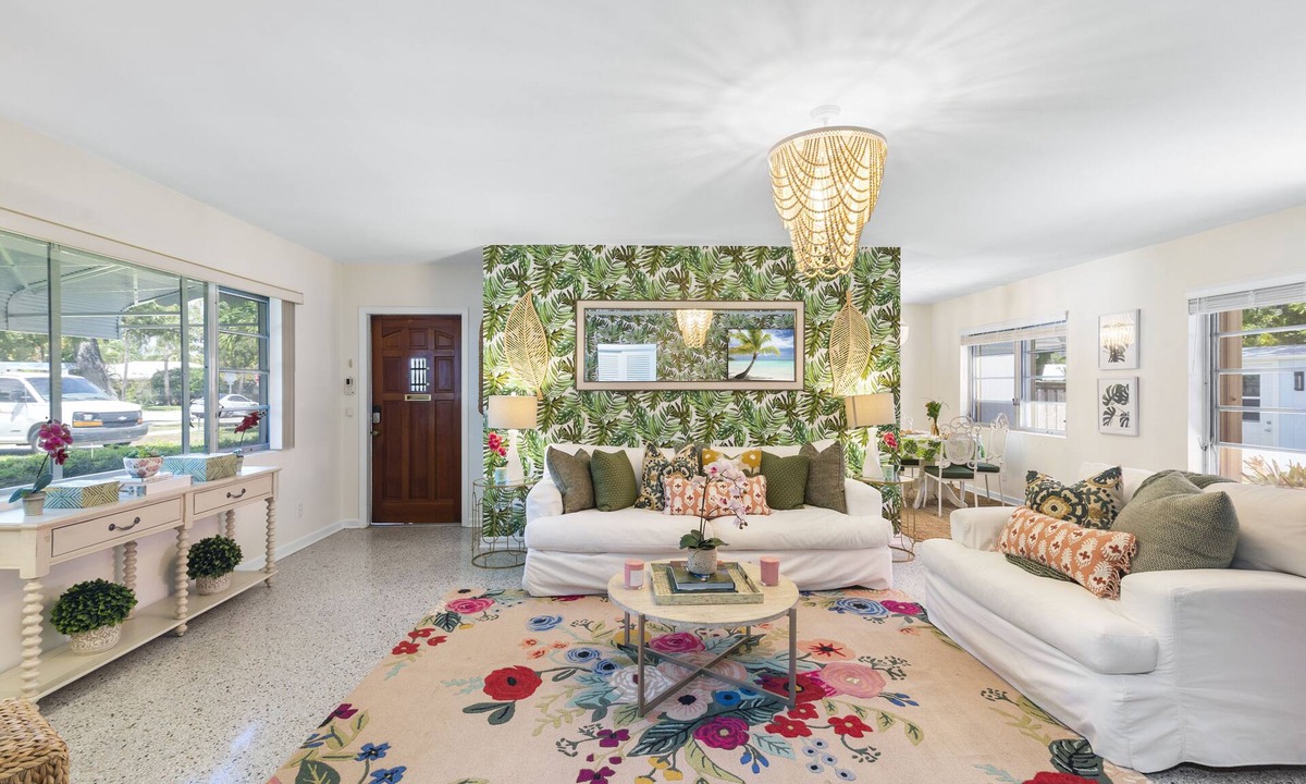 Old Northwood House | Serene Palm Beach Getaway - Your Home in Paradise