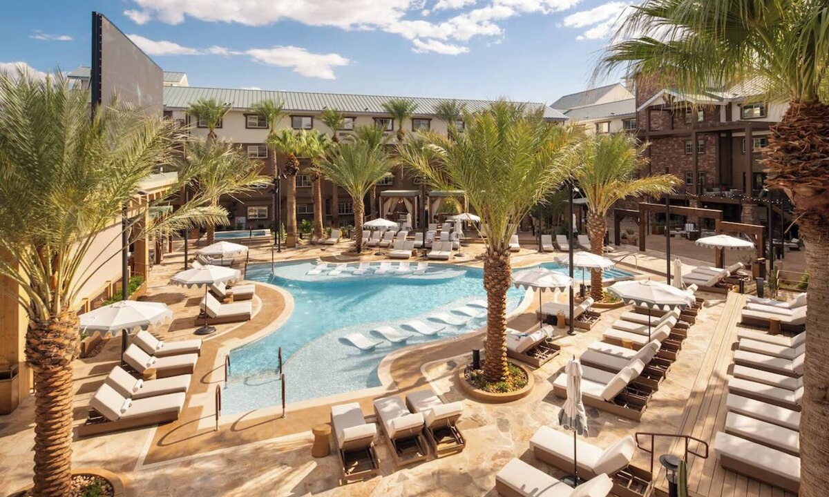 Enterprise Hotel | Silverton Hotel and Casino, Luxe Lodge Suite