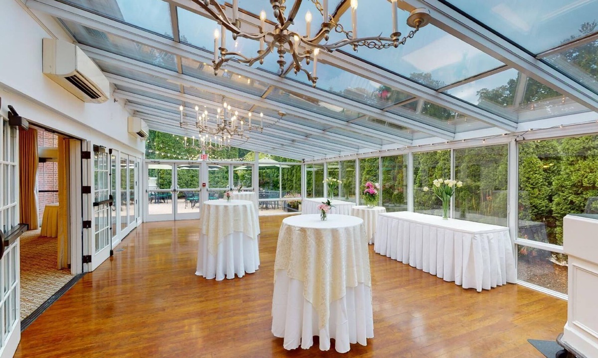 Simsbury Center Hotel | Simsbury Inn