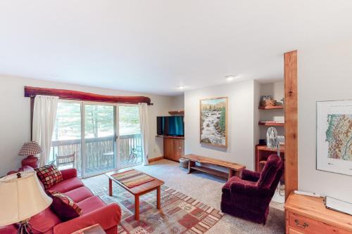 Warren Apartment | Ski Hike Getaway