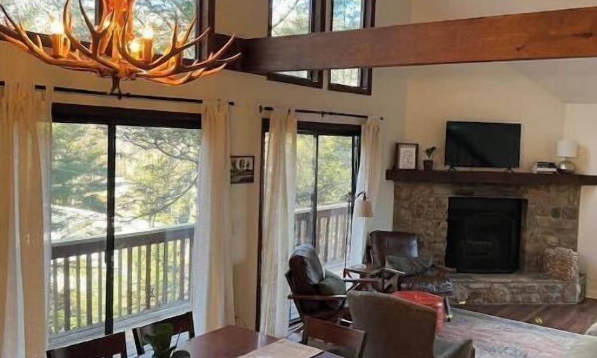 Mill Ridge House | Sleeps 11, Hot Tub, Pool, Winery, River Access, between Boone and Banner Elk