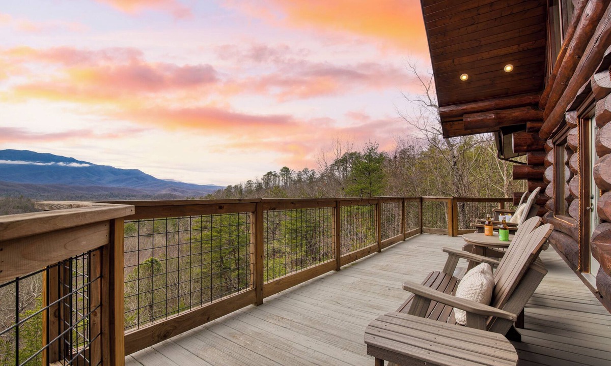 Pittman Center Cabin | Sleeps 21 Luxury Cabin w/Panoramic View, Hot Tub, Game Room | Pinnacle Chalet