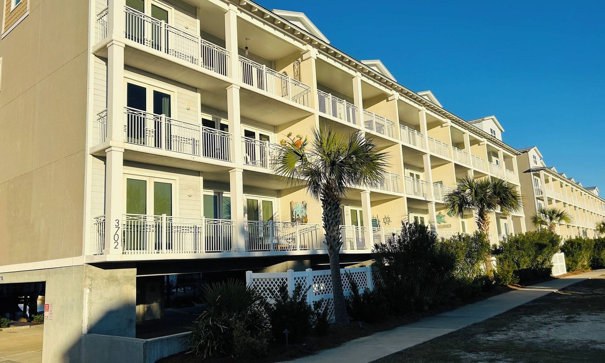 Waterside Village Condo | Snowbird Discount Rates Dec-March OceanView Condo with Pool and Hot Tub