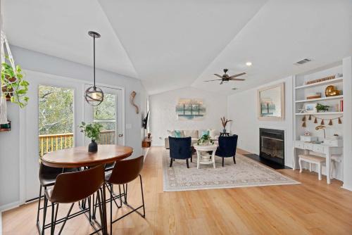 Colington House | Sojourn Stylish 2BD with Pool and Tennis