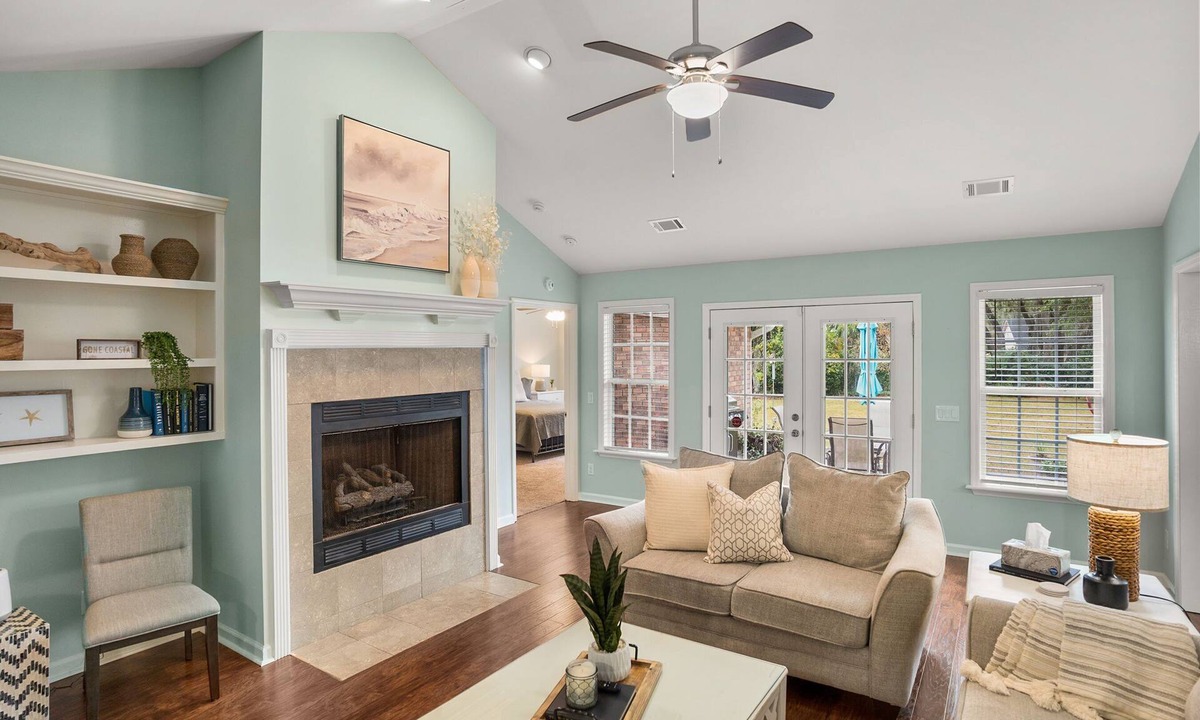 Beaufort House | Southern Belle - Close to Parris Island for Marine Graduations!