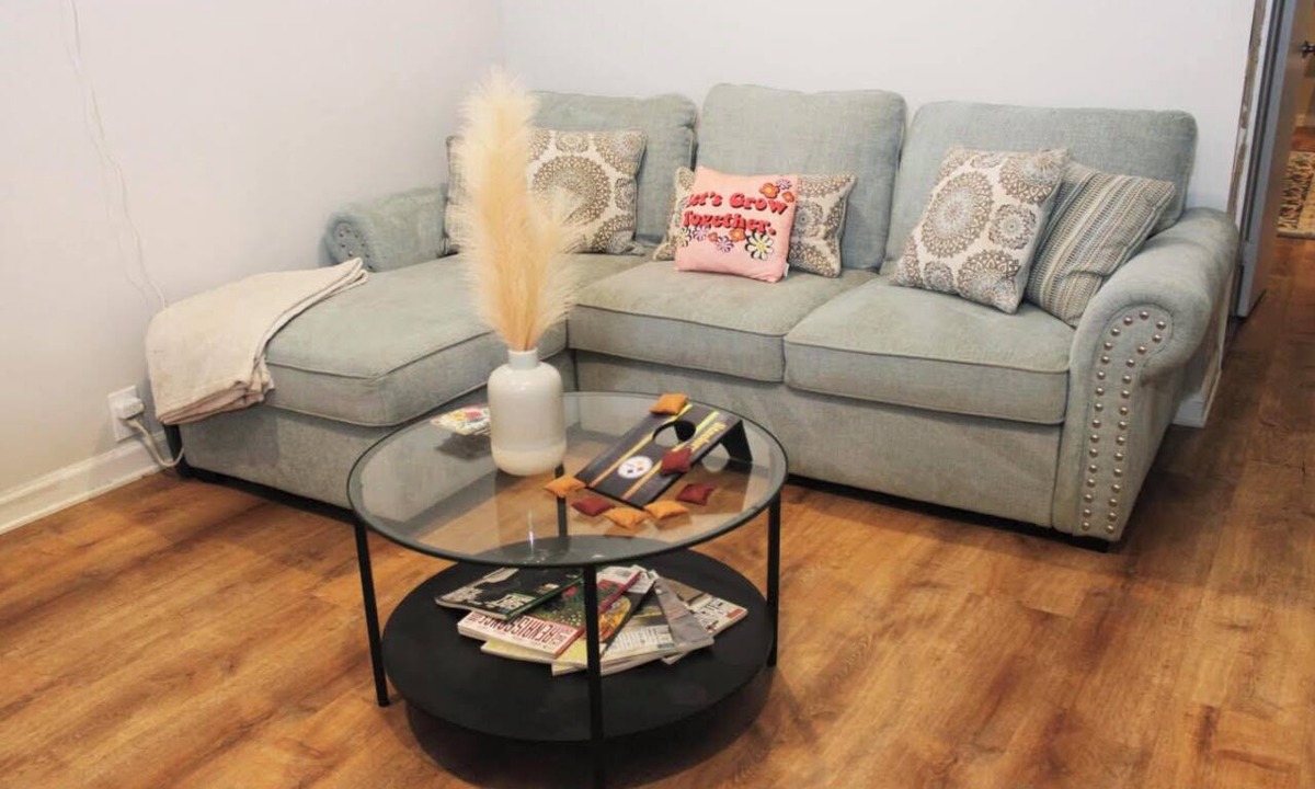 Pittsburgh Apartment | Spacious 1-bedroom apartment with private deck