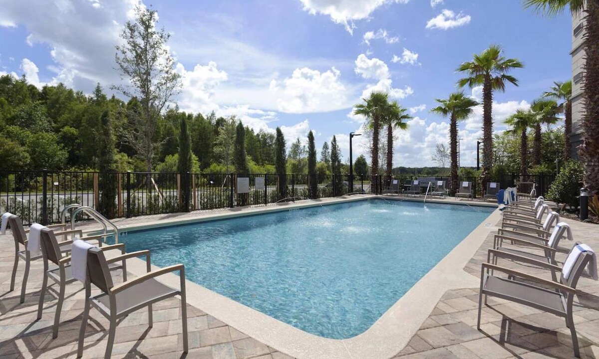 Orlando Hotel | Spacious 1BR Near Disney | Courtyard by Marriott Orlando