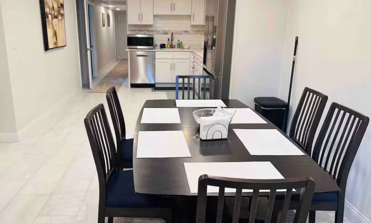 Hyannis Apartment | Spacious 2-bedroom apartment with AC in Barnstable