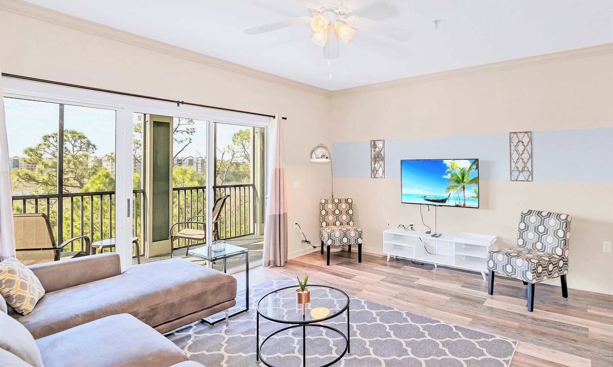 West Kissimmee Condo | Spacious 3BR Family Getaway w Pool near Disney
