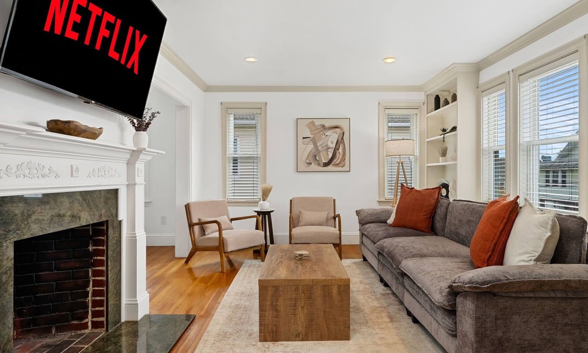 Assembly Square Apartment | Spacious 4BR2BA with 4 Private Parking spots! Near Boston Harvard MIT Tufts