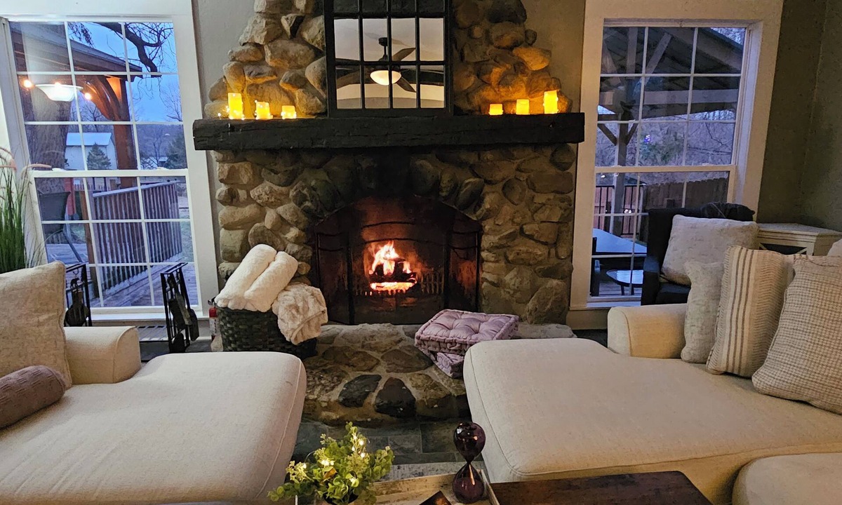 Indianapolis House | Spacious 5 bedroom Farmhouse Perfect for Family/Friend Reunions