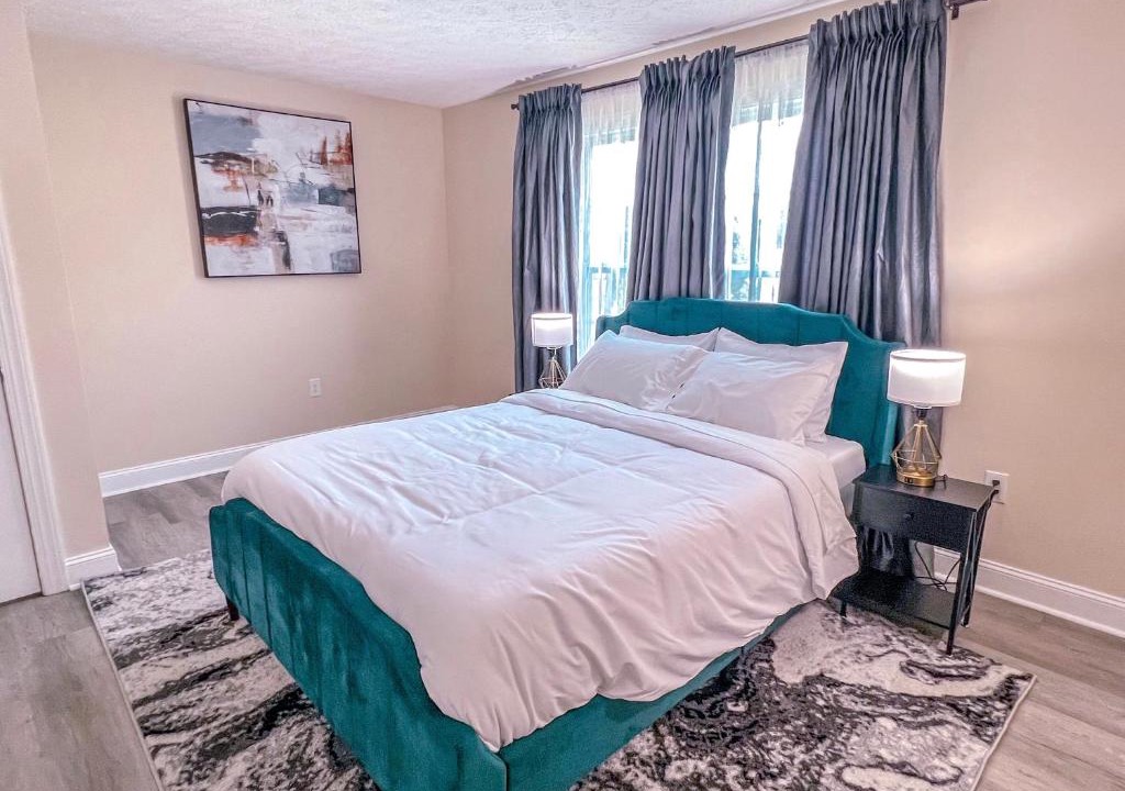 Christiansburg House | Spacious and Modern home, Minutes to VT & I-81