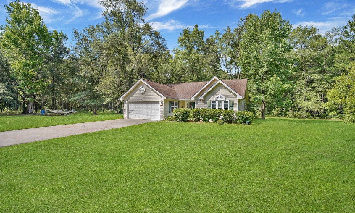 Hardeeville House | Spacious home near Bluffton, SC and Savannah, GA