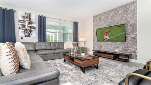 Davenport House | Spacious Luxury Home Near Disney & Universal