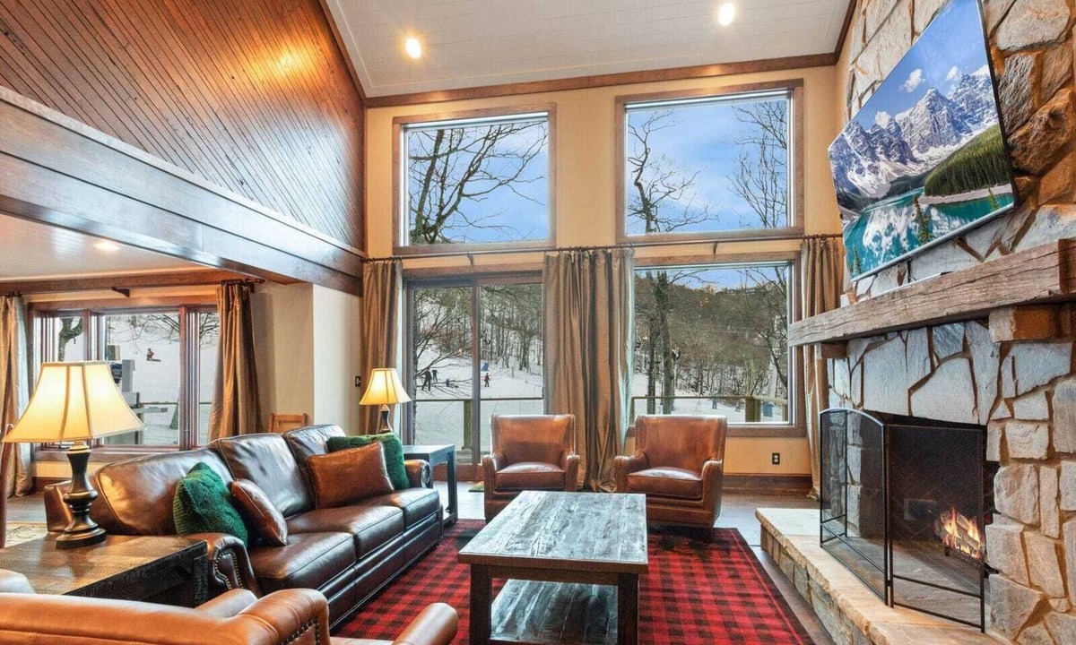 Beech Mountain Cabin | Spacious Ski-In/Ski-Out Chalet on Beech Mountain