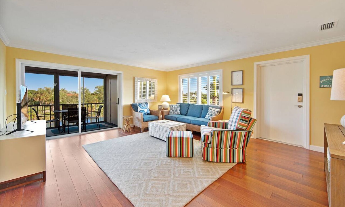 Sanibel Condo | Spanish Cay E6: Gorgeous Updates with River Views!