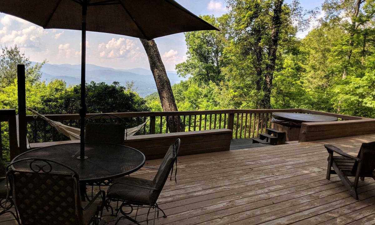 Fairview House | Spectacular Mountain Views, Near Asheville, Big Decks, Private, Big Vistas, WiFi