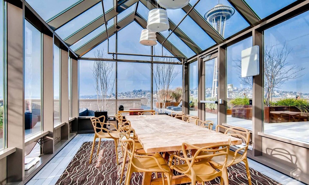 Belltown House | Speechless In Seattle! #1 Location - 2BR - Free Parking! (VR1)