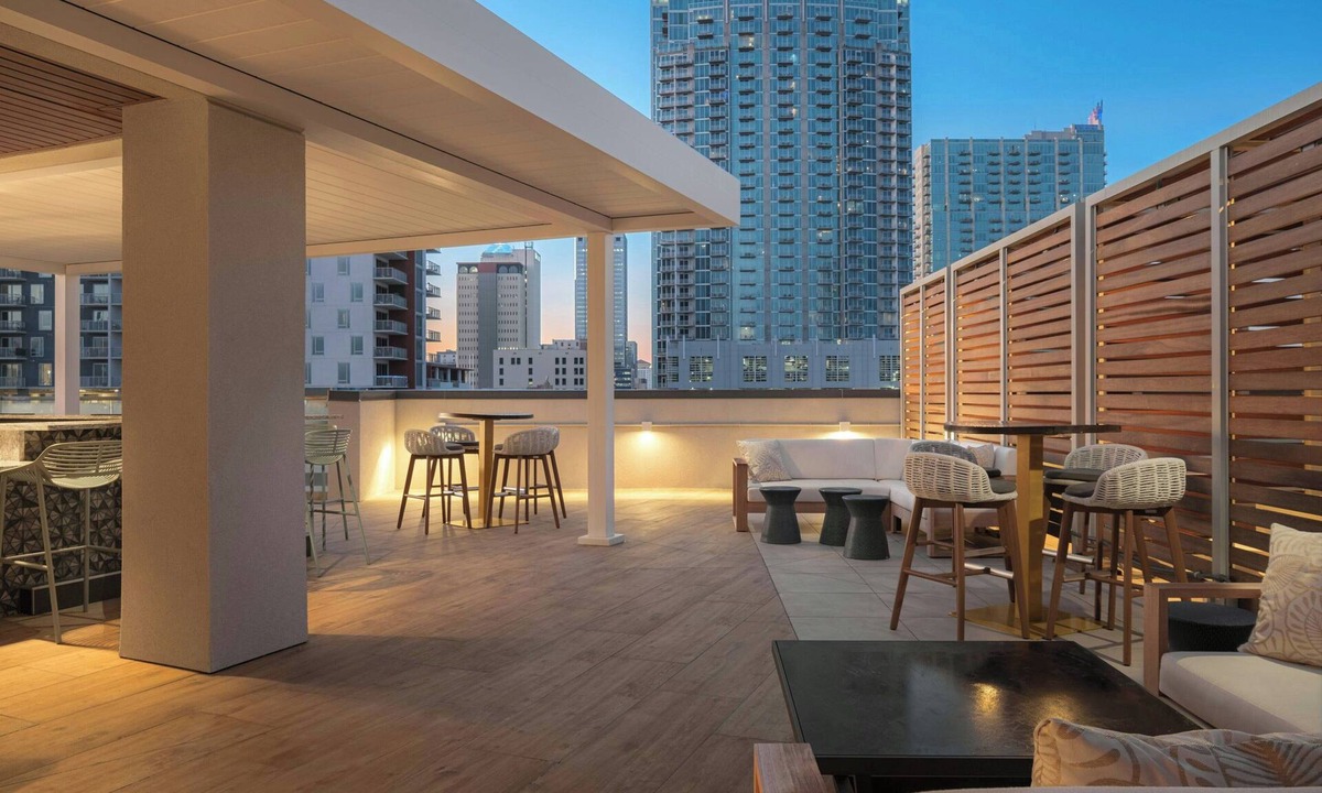 Downtown Tampa Hotel | SpringHill Suites by Marriott Tampa Downtown