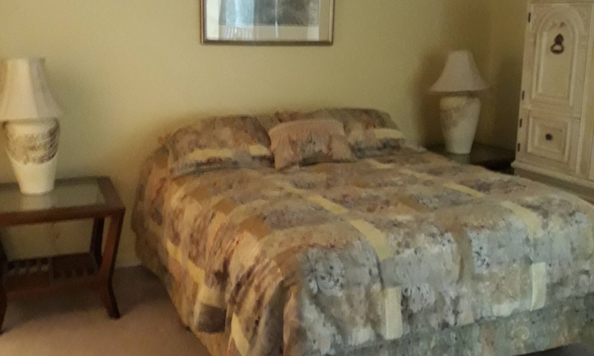 Pinellas Point House | St. Petersburg 2 bdrm/2 bath in a gated community